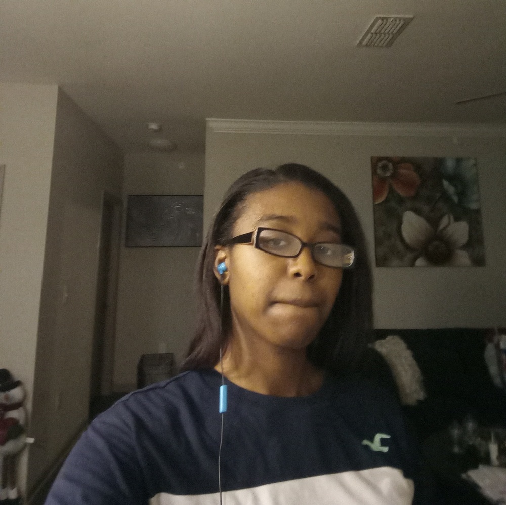 Meet your Posher, Emani